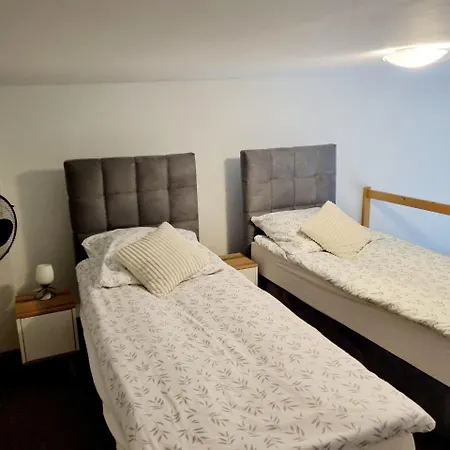 Garden Z Ogrodem I Przyjazne Dla Zwierzat, דירה ראסיבורז'