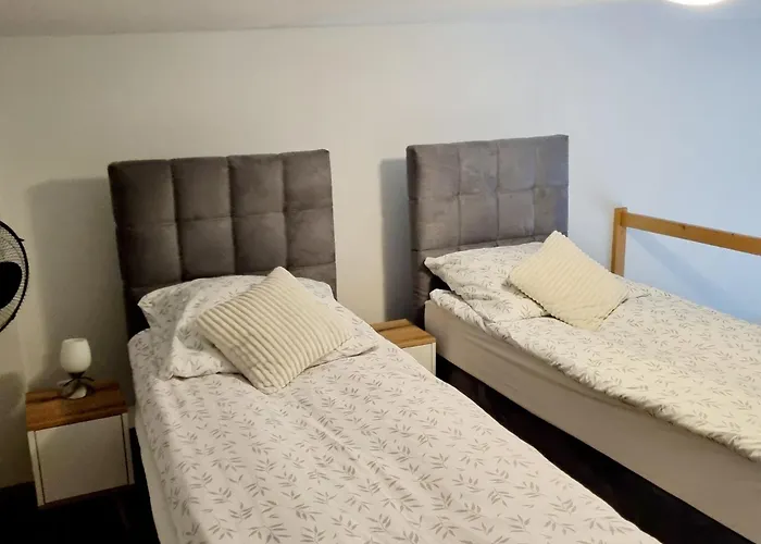 Garden Z Ogrodem I Przyjazne Dla Zwierzat, דירה ראסיבורז'